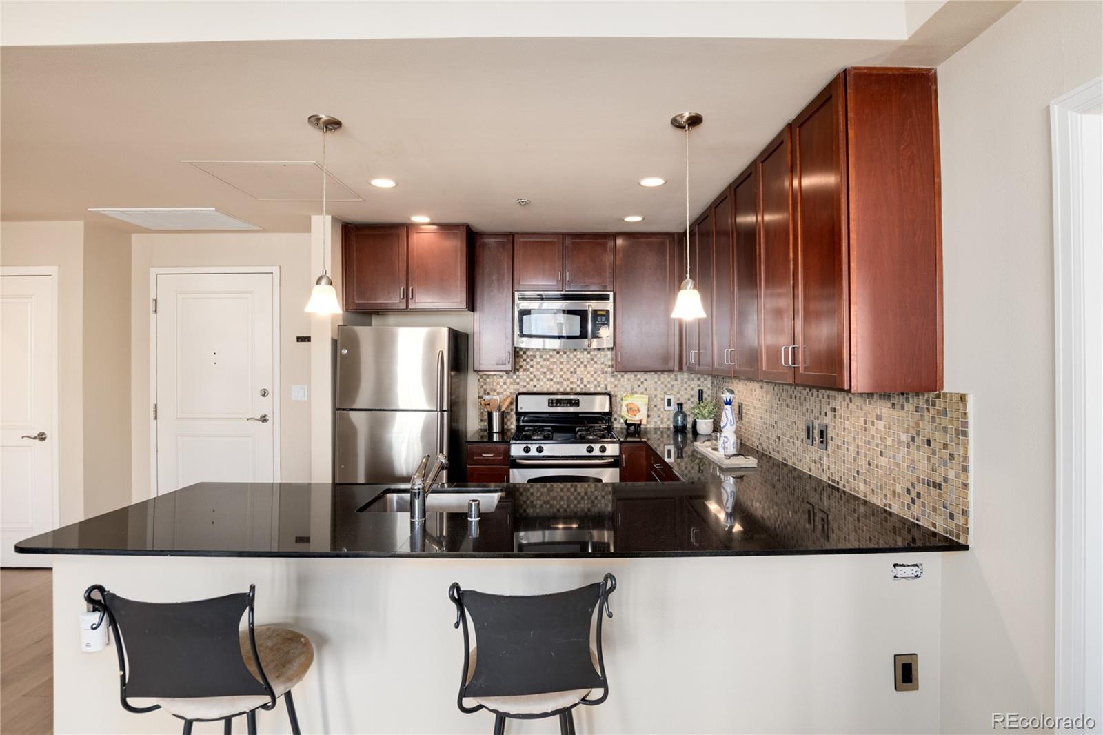 MLS Image #13 for 1975 n grant street 813,denver, Colorado