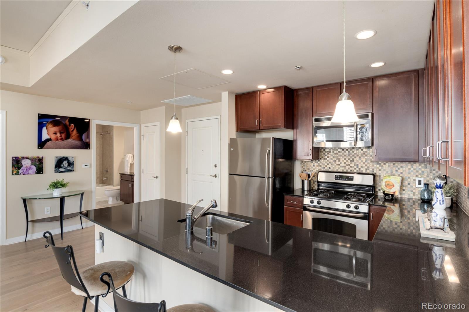MLS Image #16 for 1975 n grant street 813,denver, Colorado