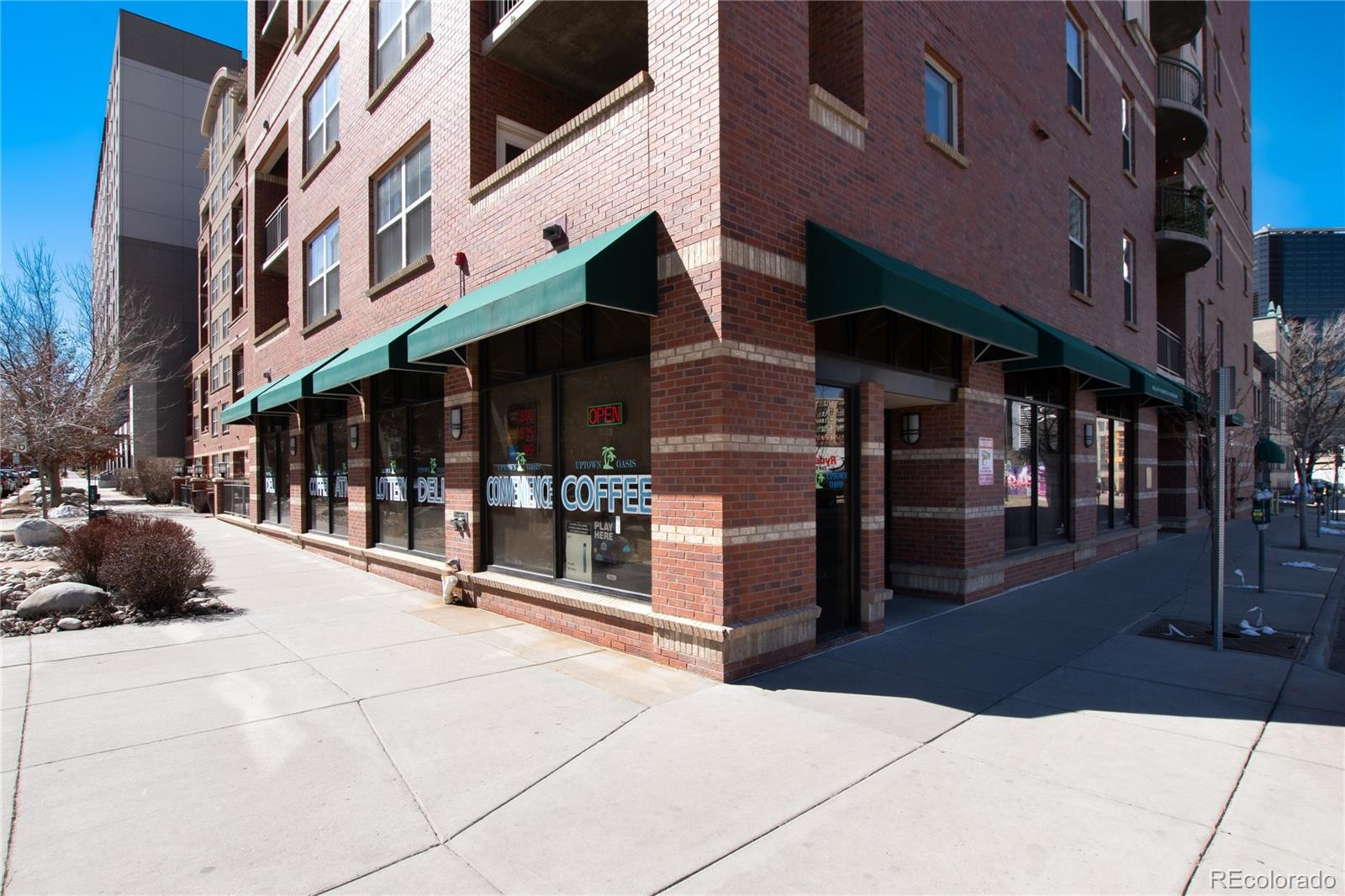 MLS Image #2 for 1975 n grant street 813,denver, Colorado