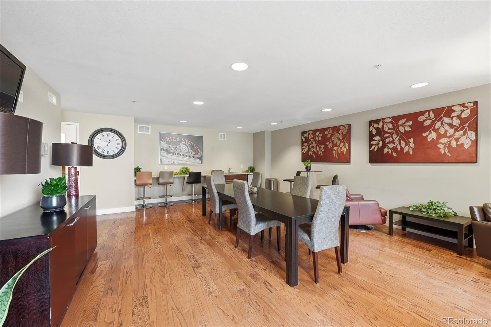 MLS Image #31 for 1975 n grant street 813,denver, Colorado