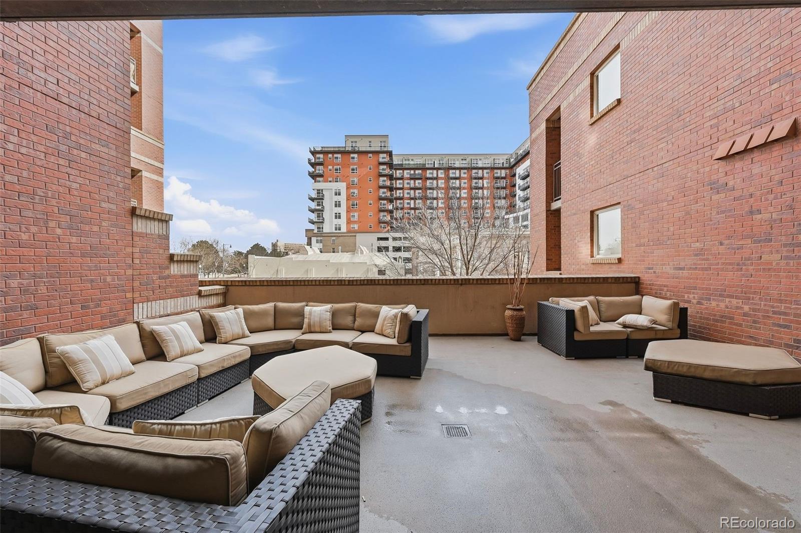 MLS Image #32 for 1975 n grant street 813,denver, Colorado