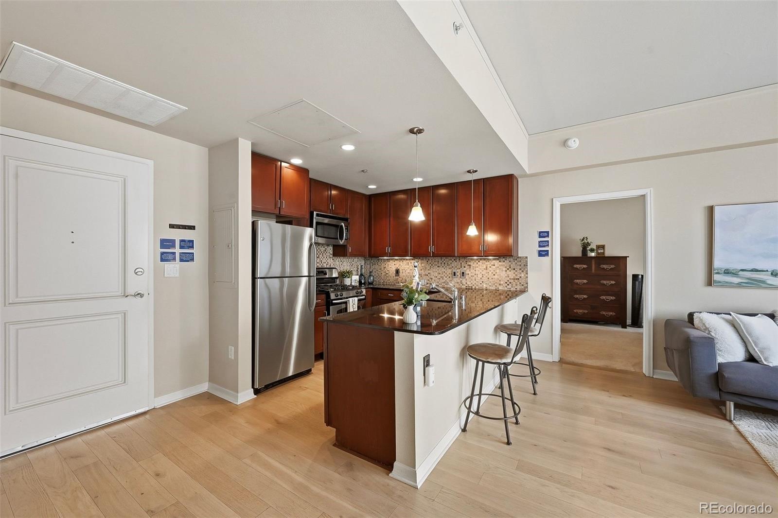 MLS Image #7 for 1975 n grant street 813,denver, Colorado