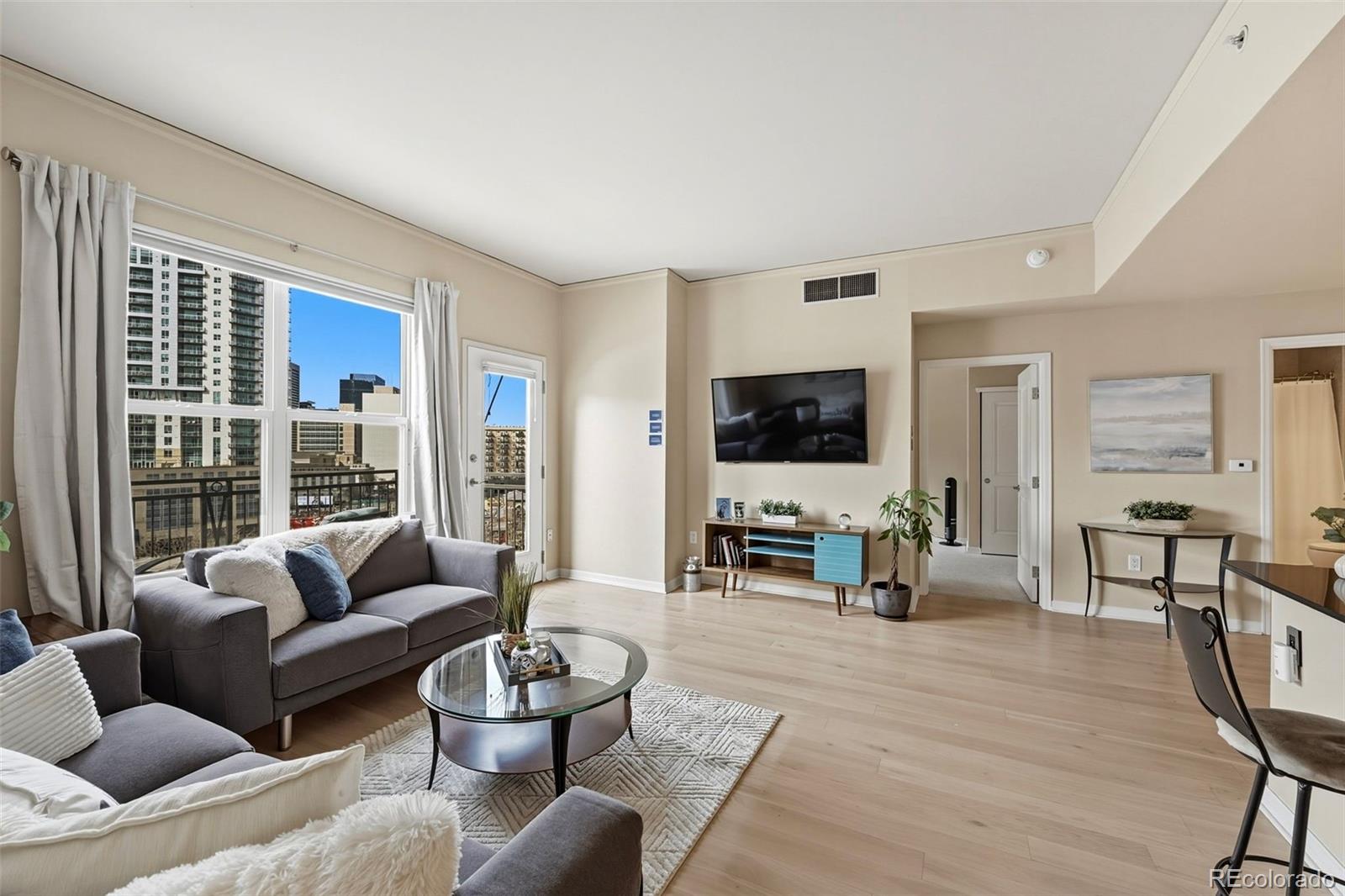 MLS Image #9 for 1975 n grant street 813,denver, Colorado