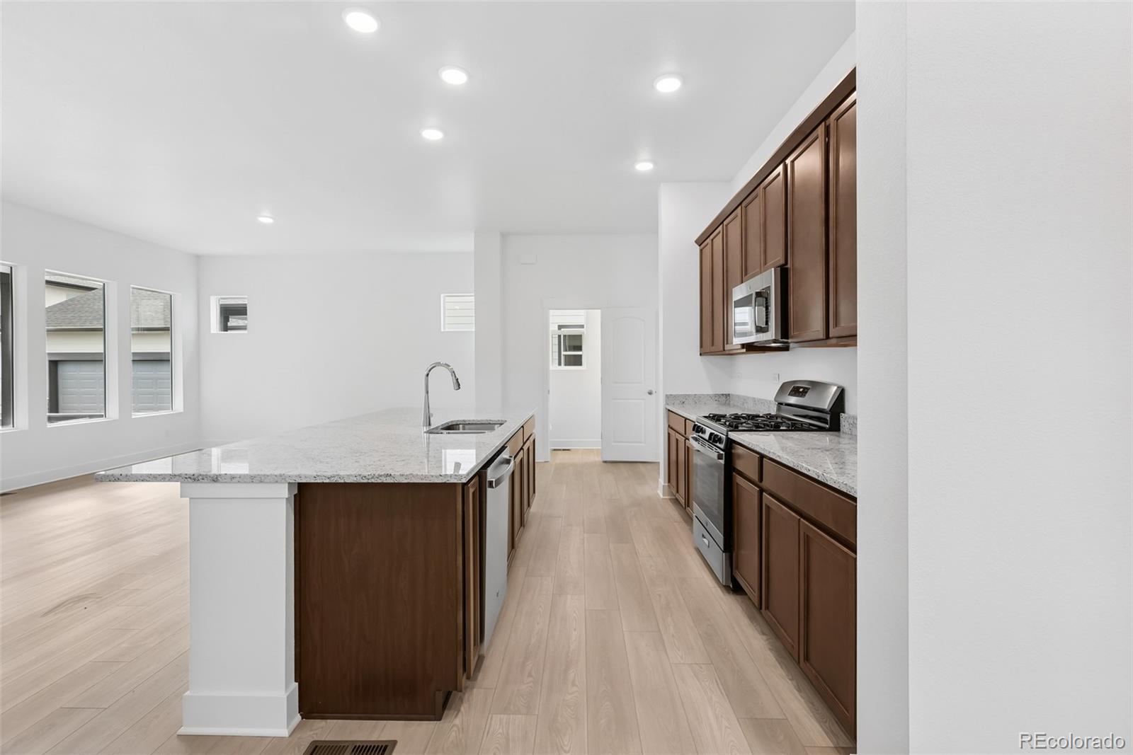 MLS Image #11 for 21276 e 62nd avenue,aurora, Colorado