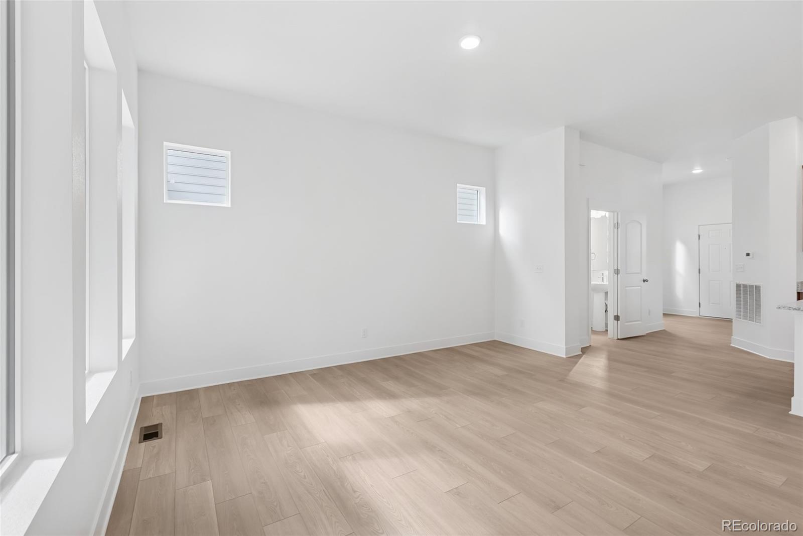 MLS Image #16 for 21276 e 62nd avenue,aurora, Colorado