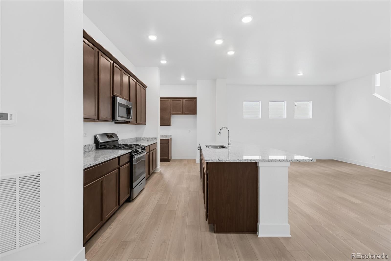MLS Image #7 for 21276 e 62nd avenue,aurora, Colorado