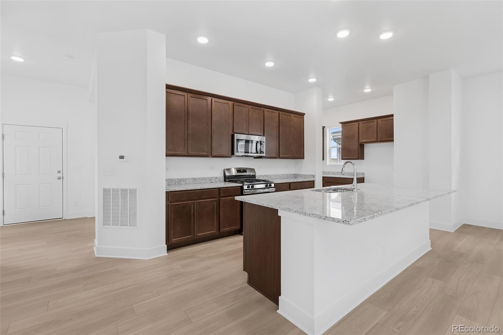 MLS Image #8 for 21276 e 62nd avenue,aurora, Colorado