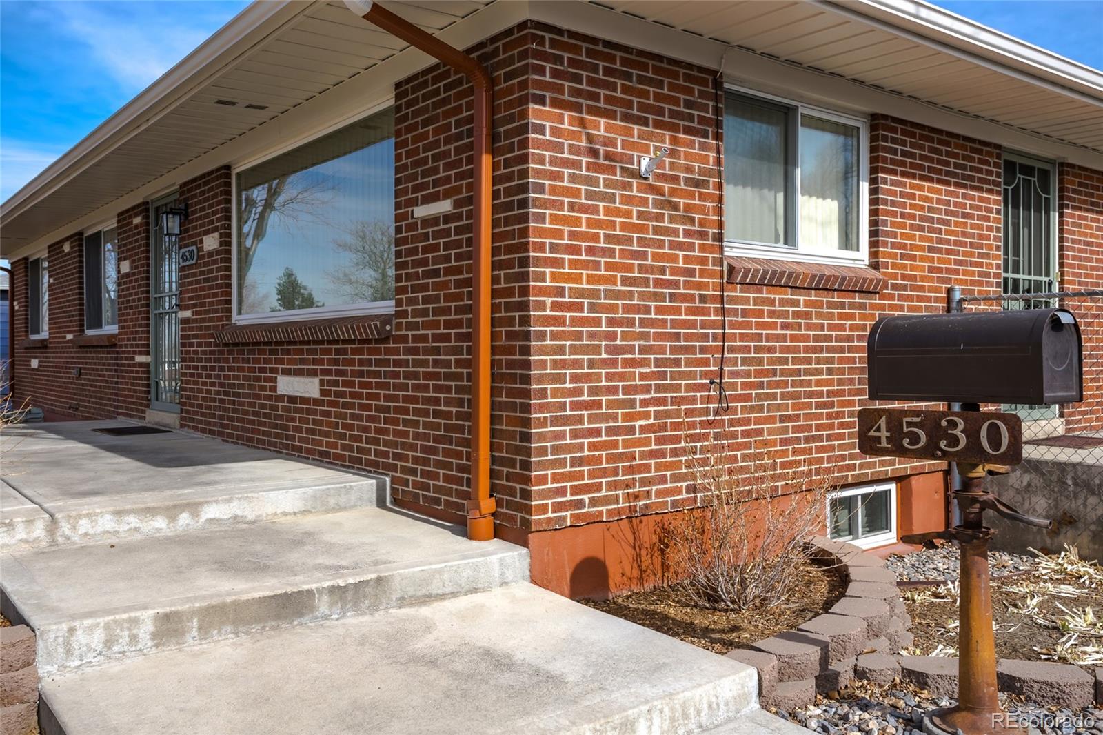MLS Image #4 for 4530 s inca street,englewood, Colorado