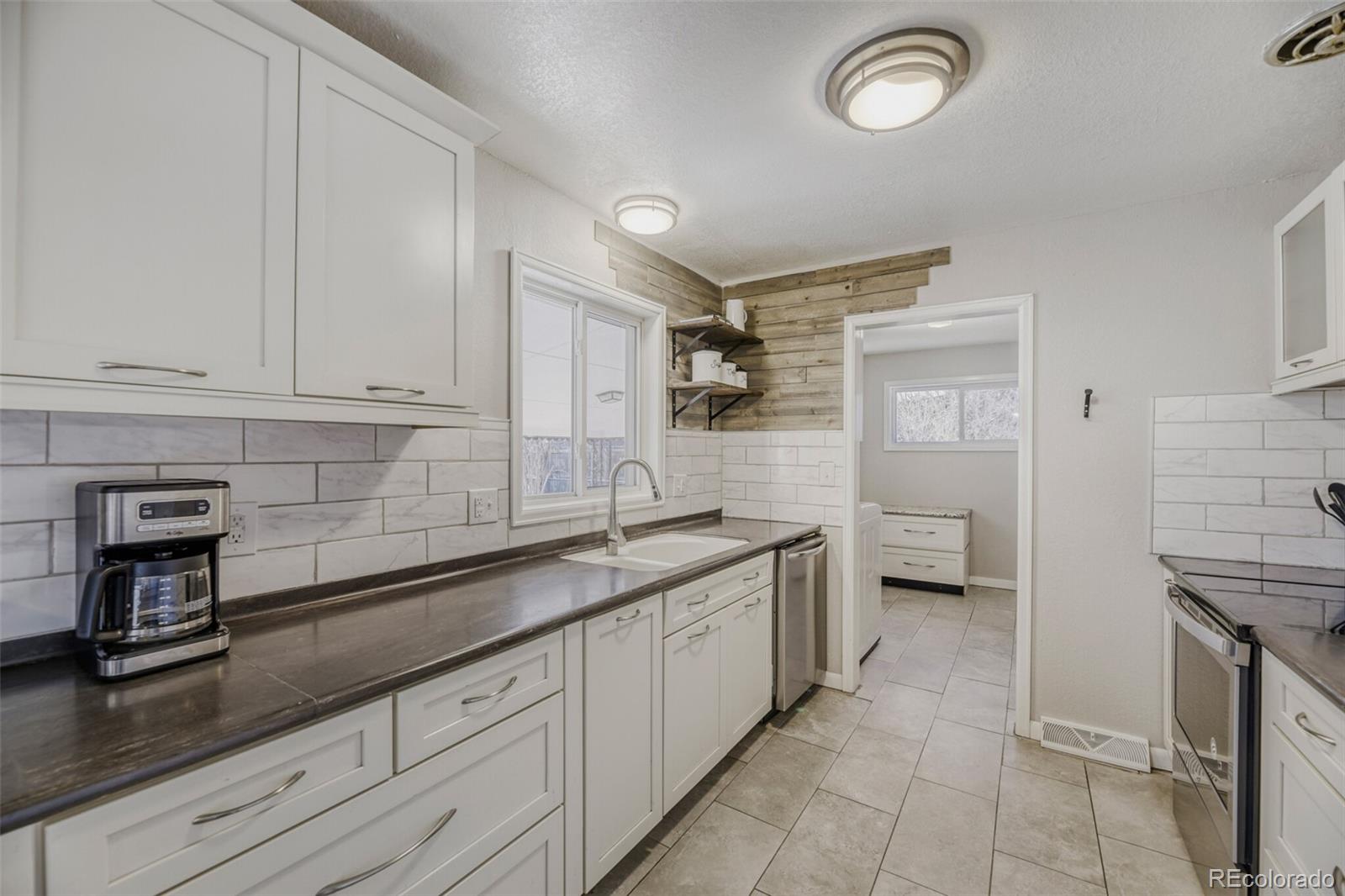 MLS Image #13 for 3374 w belmont avenue,littleton, Colorado