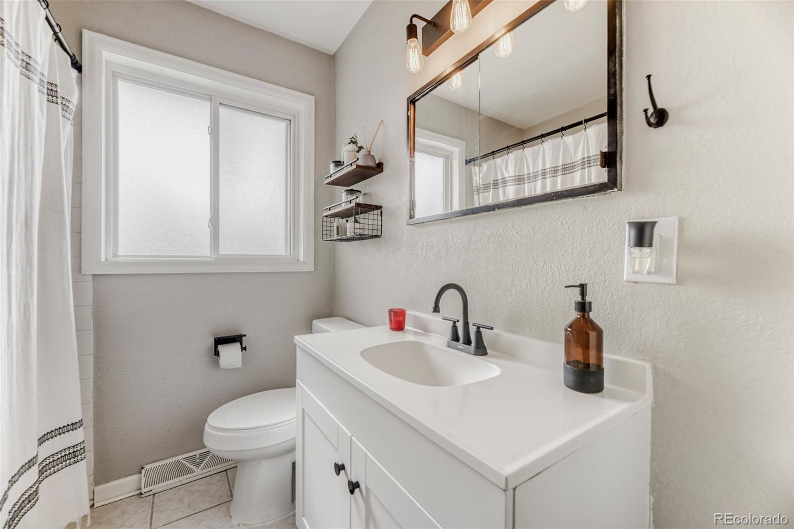 MLS Image #21 for 3374 w belmont avenue,littleton, Colorado