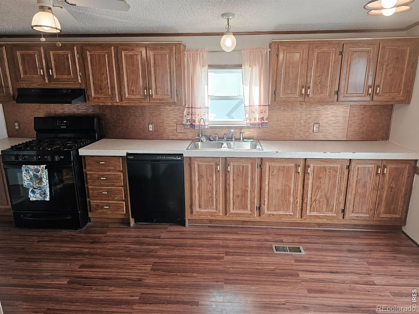 MLS Image #6 for 1912  fillmore street,sterling, Colorado