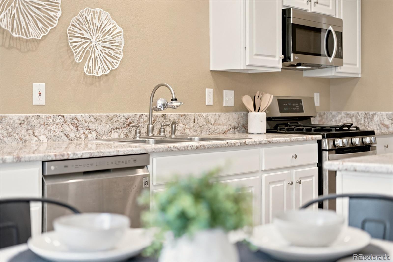 MLS Image #13 for 5389 s quatar circle,aurora, Colorado