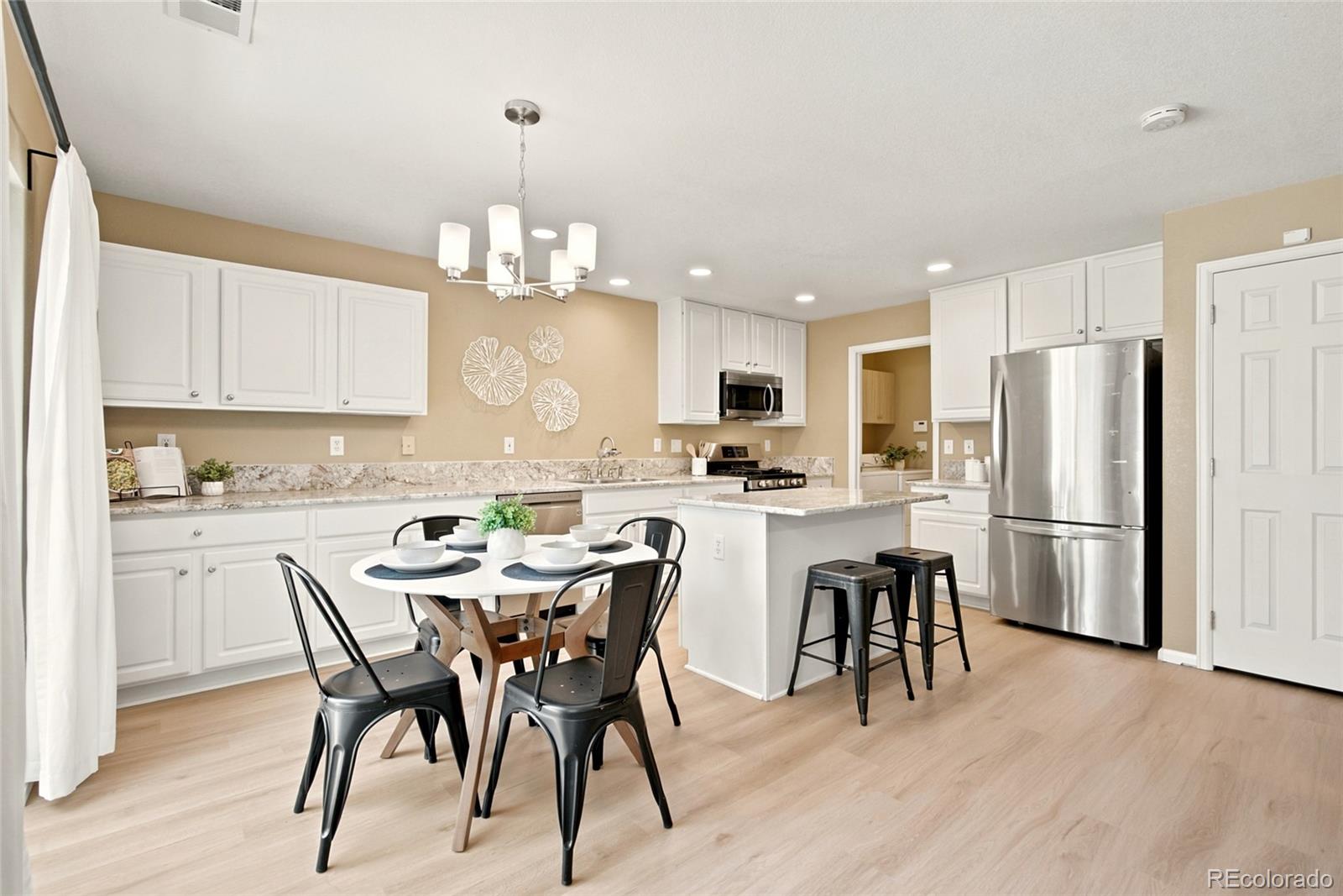 MLS Image #5 for 5389 s quatar circle,aurora, Colorado