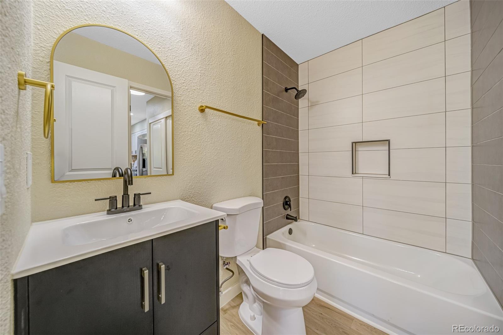 MLS Image #11 for 8346 w 87th drive d,arvada, Colorado