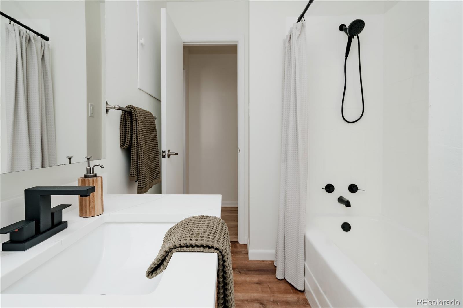 MLS Image #10 for 2015 s ogden street,denver, Colorado