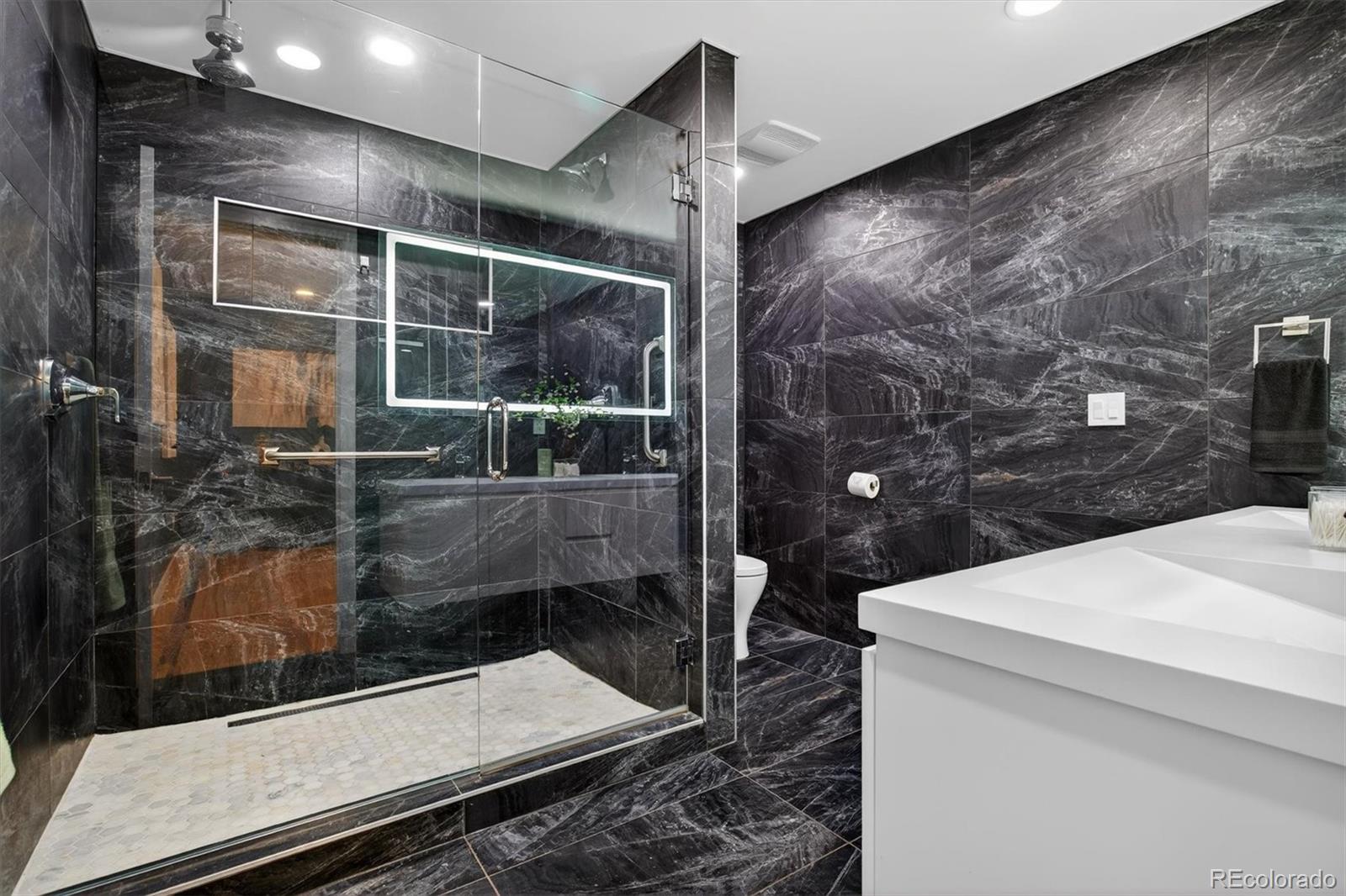 MLS Image #23 for 765  kearney street,denver, Colorado