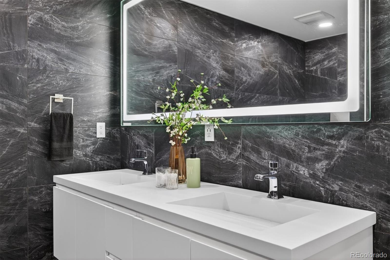 MLS Image #24 for 765  kearney street,denver, Colorado