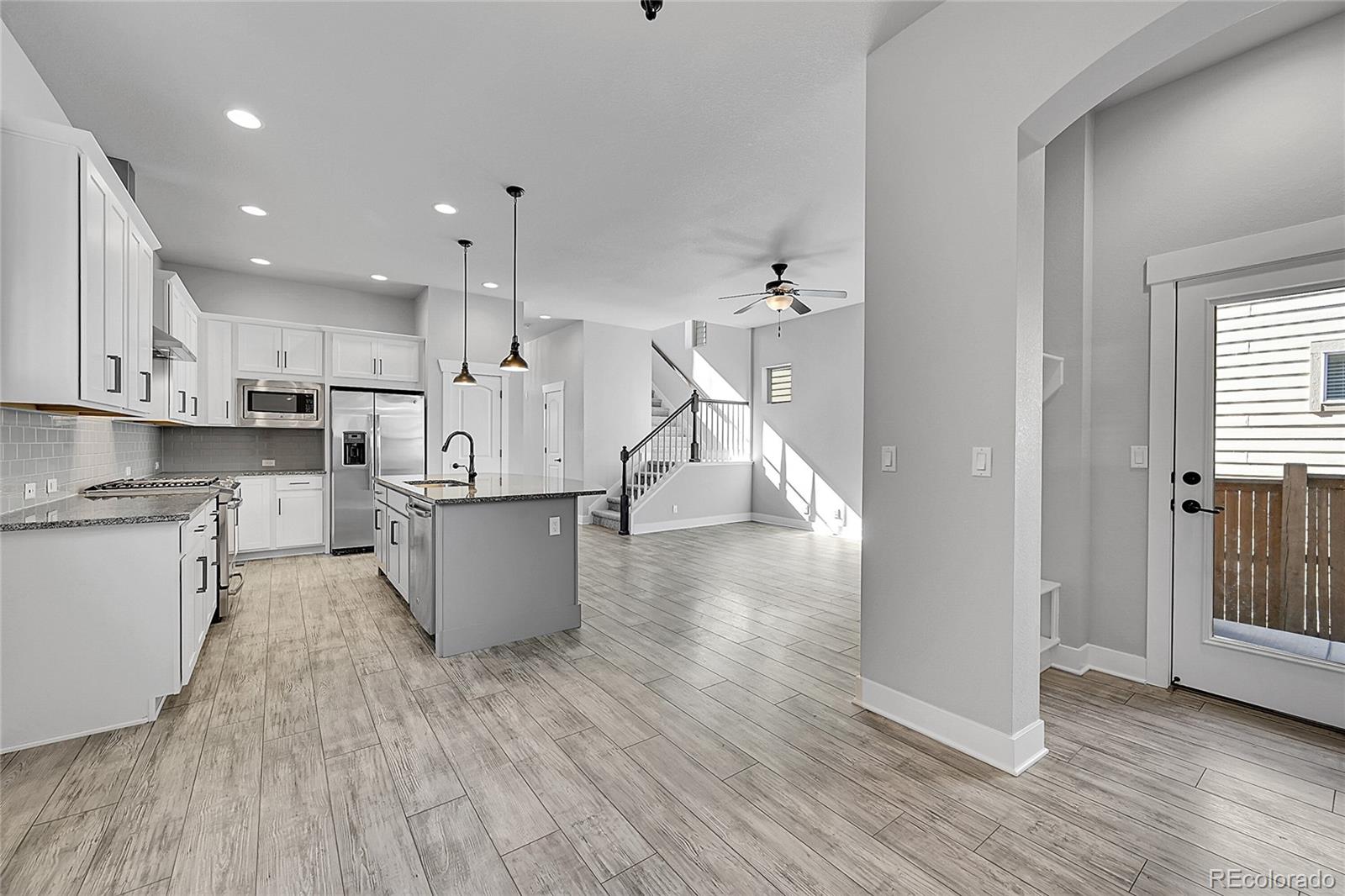 MLS Image #10 for 10539 e 25th drive,aurora, Colorado