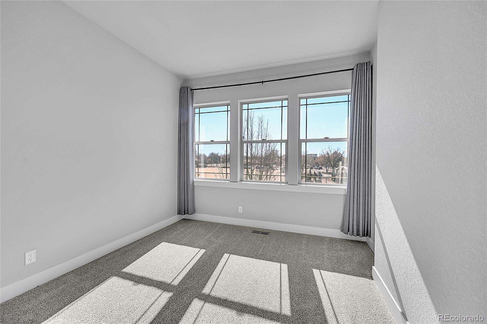 MLS Image #21 for 10539 e 25th drive,aurora, Colorado
