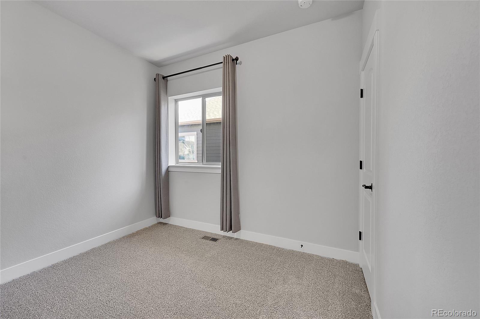 MLS Image #23 for 10539 e 25th drive,aurora, Colorado