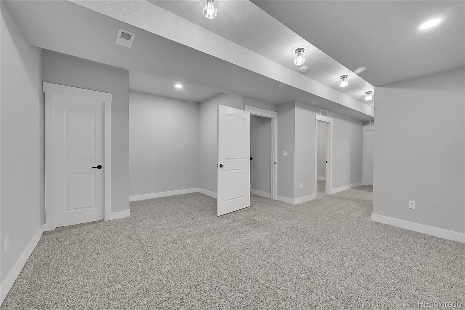 MLS Image #25 for 10539 e 25th drive,aurora, Colorado