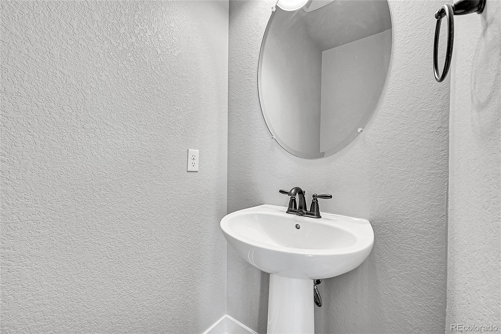 MLS Image #30 for 10539 e 25th drive,aurora, Colorado