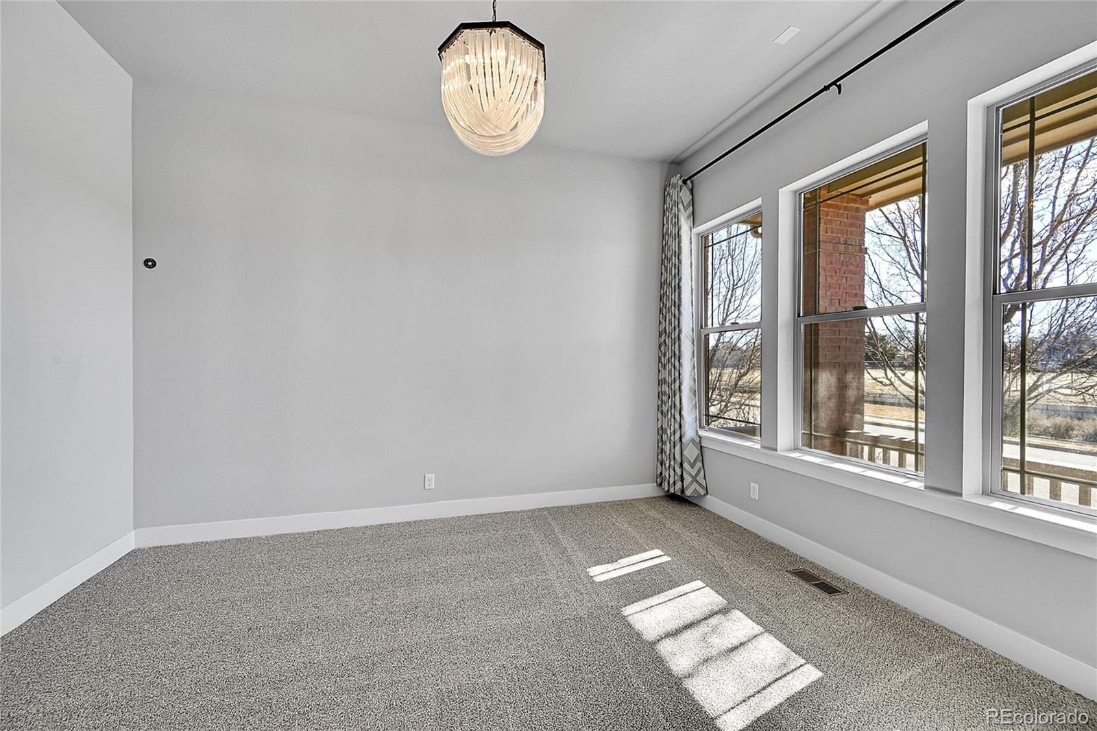 MLS Image #4 for 10539 e 25th drive,aurora, Colorado