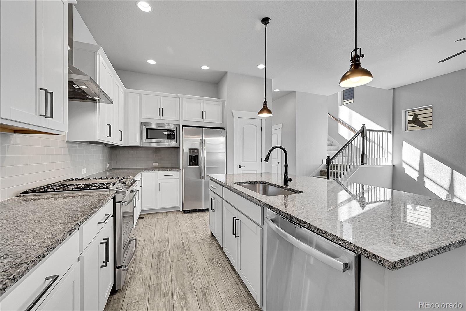 MLS Image #5 for 10539 e 25th drive,aurora, Colorado