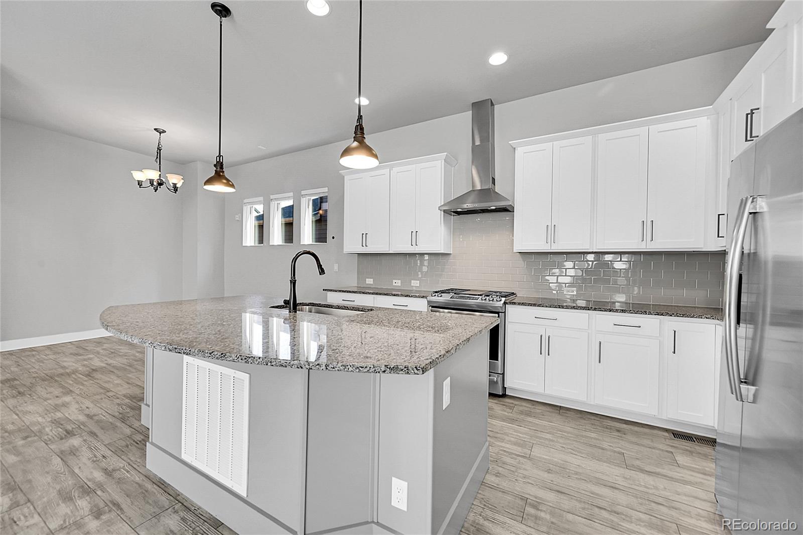 MLS Image #8 for 10539 e 25th drive,aurora, Colorado