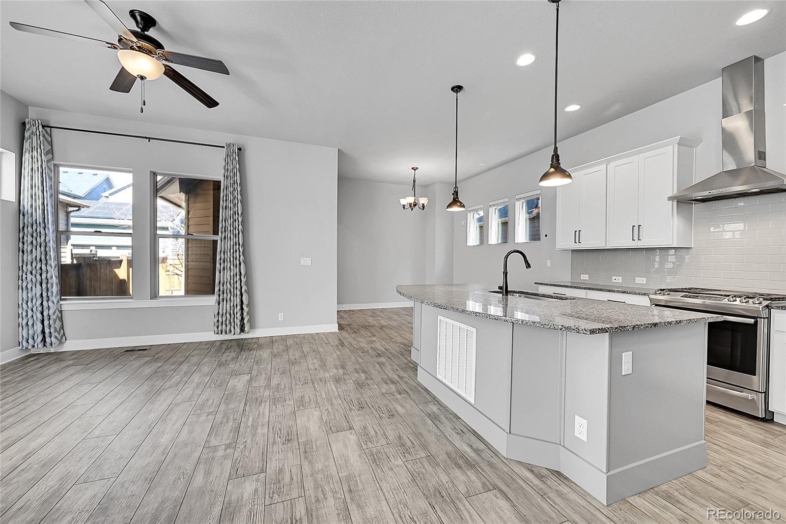 MLS Image #9 for 10539 e 25th drive,aurora, Colorado