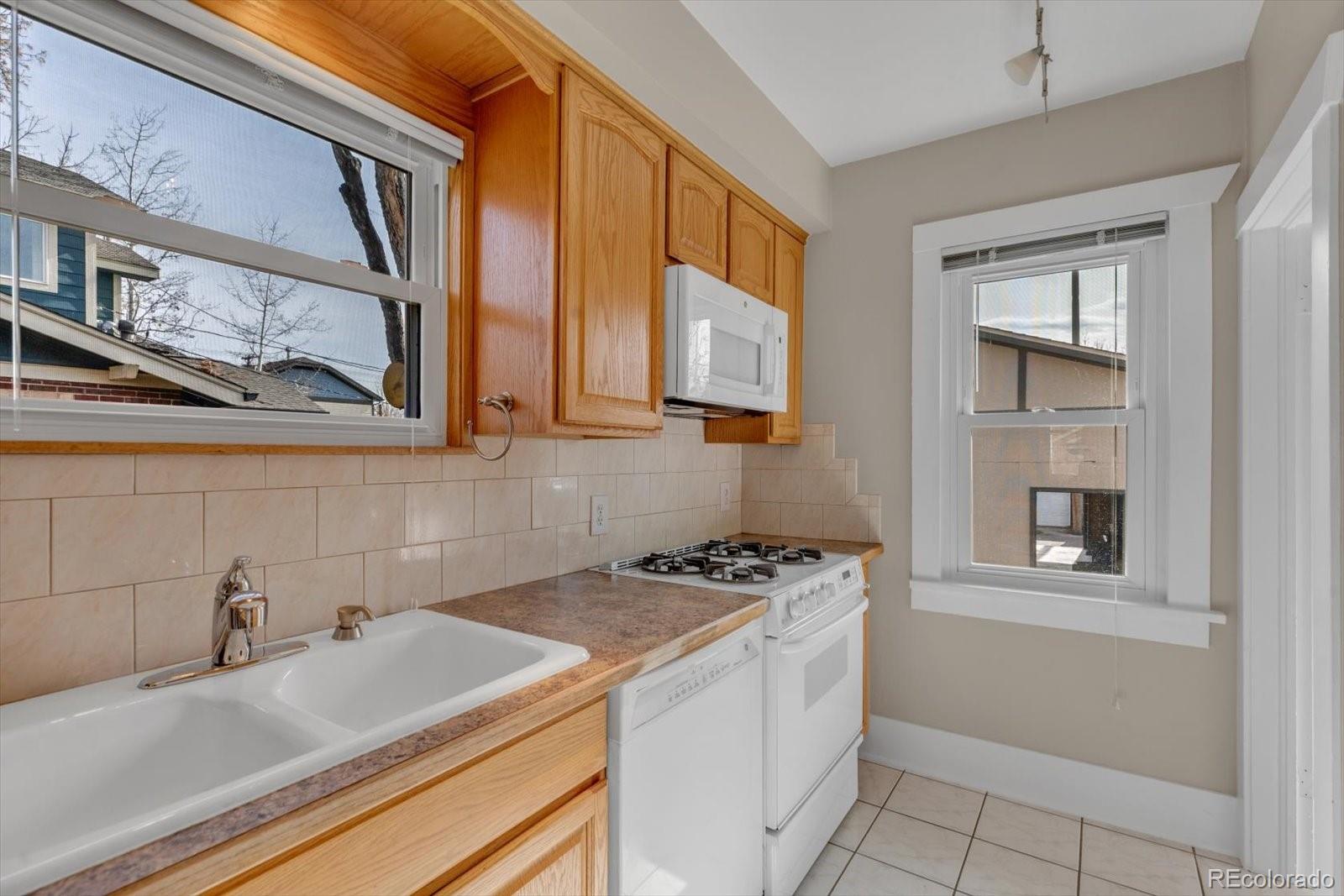 MLS Image #8 for 3330 w clyde place,denver, Colorado
