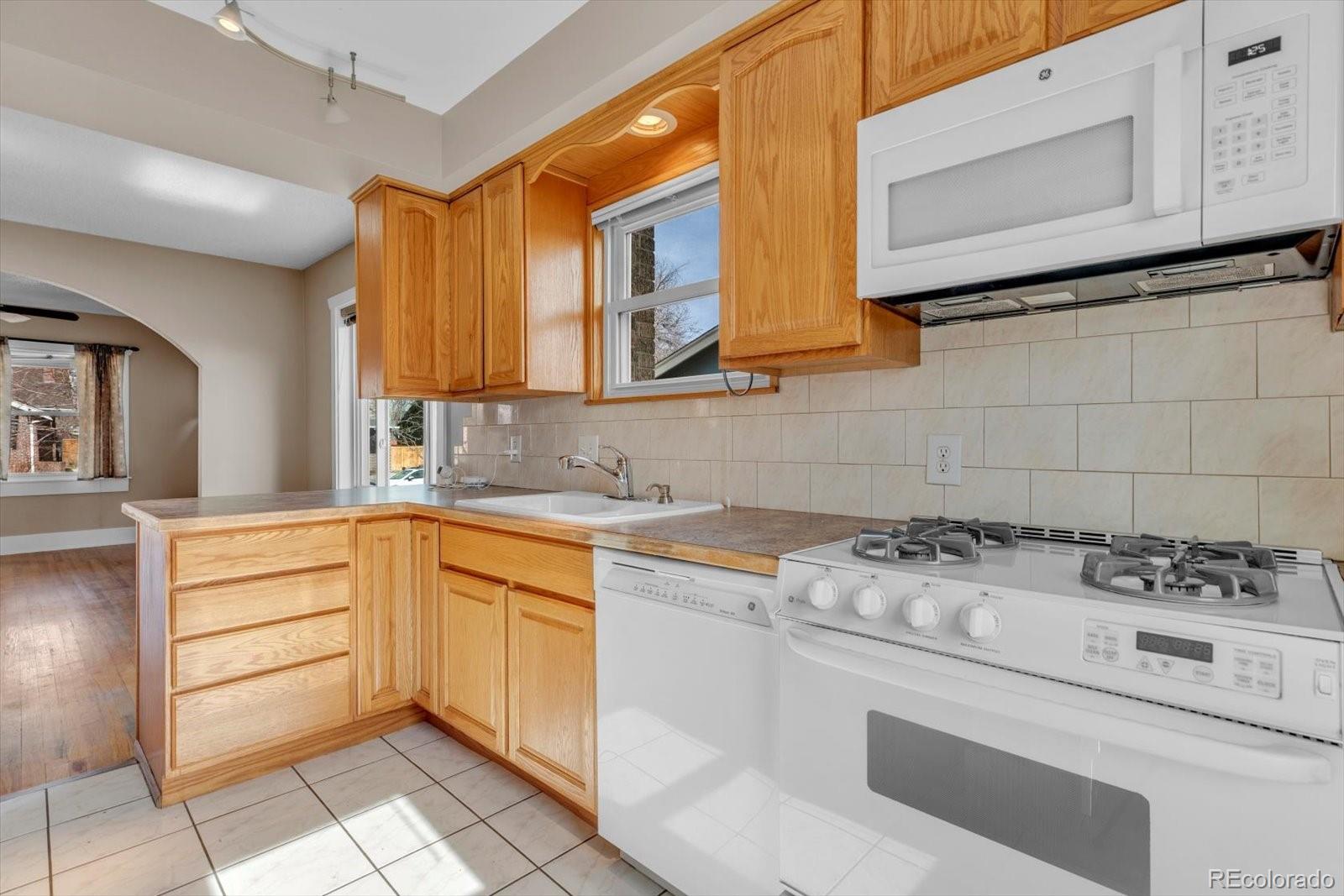 MLS Image #9 for 3330 w clyde place,denver, Colorado