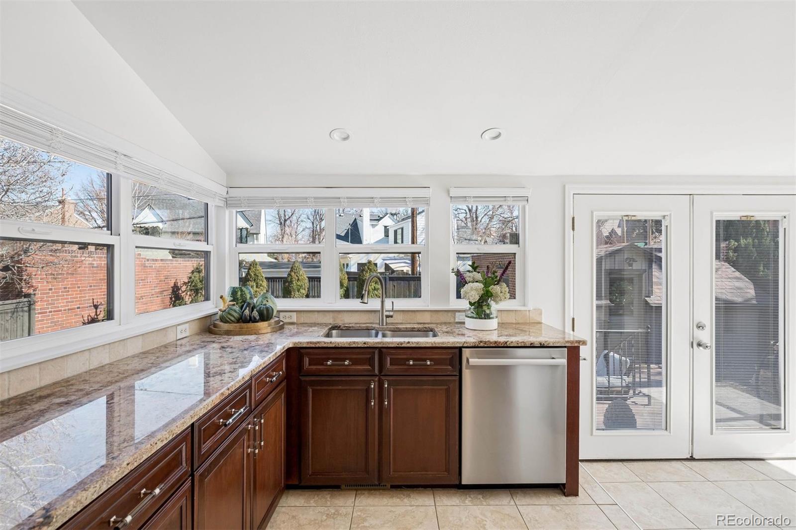 MLS Image #10 for 950 s euclid way,denver, Colorado