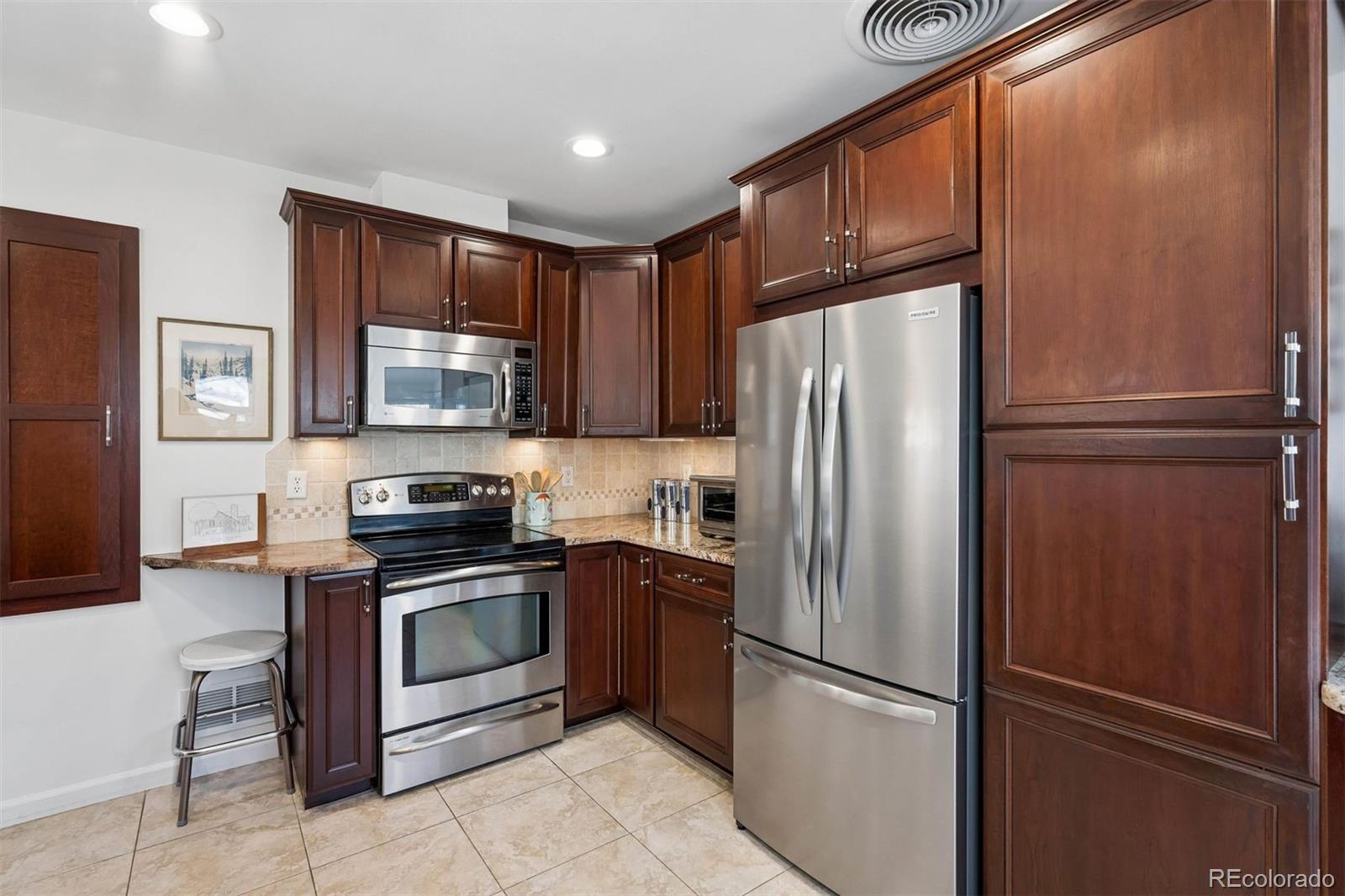 MLS Image #11 for 950 s euclid way,denver, Colorado