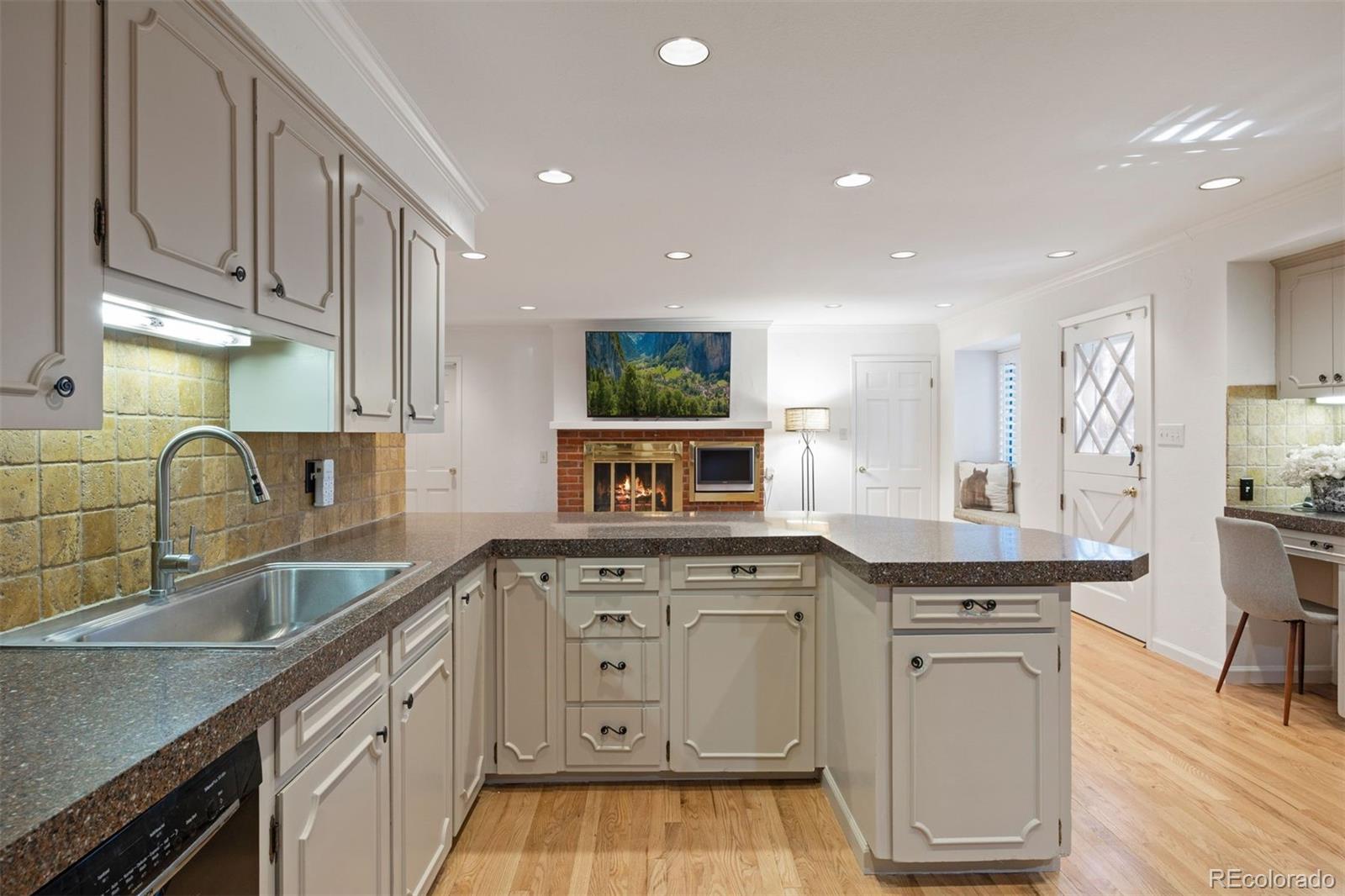 MLS Image #11 for 11954 w applewood knolls drive,lakewood, Colorado