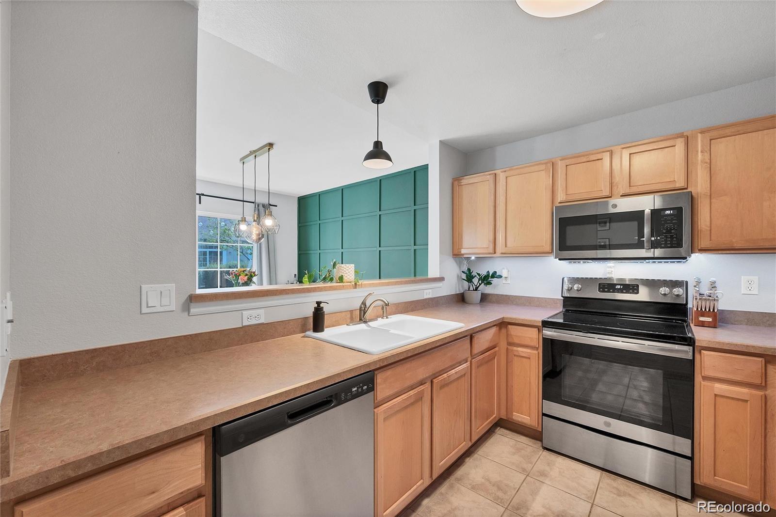 MLS Image #9 for 893 s evanston circle ,aurora, Colorado