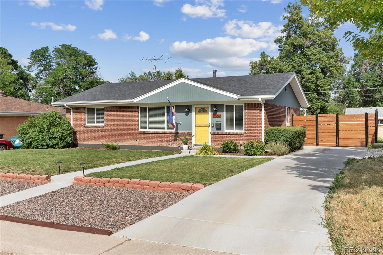 MLS Image #2 for 2562 s quitman street,denver, Colorado