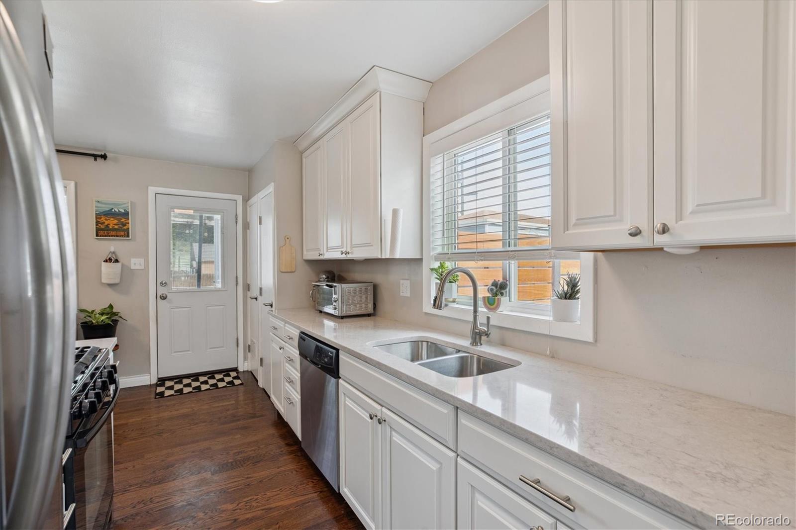 MLS Image #9 for 2562 s quitman street,denver, Colorado