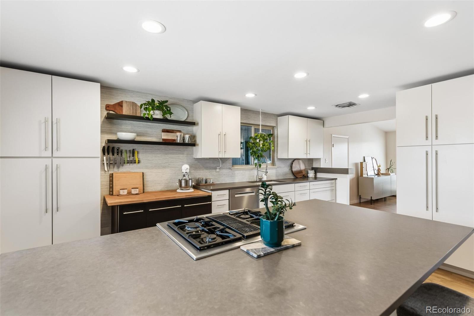 MLS Image #16 for 10290 w 18th place,lakewood, Colorado