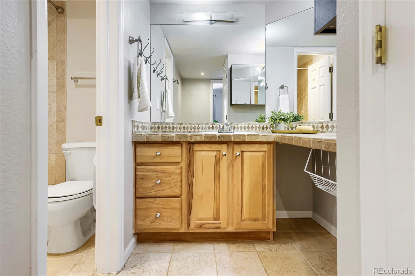 MLS Image #14 for 9190 e arbor circle c,englewood, Colorado