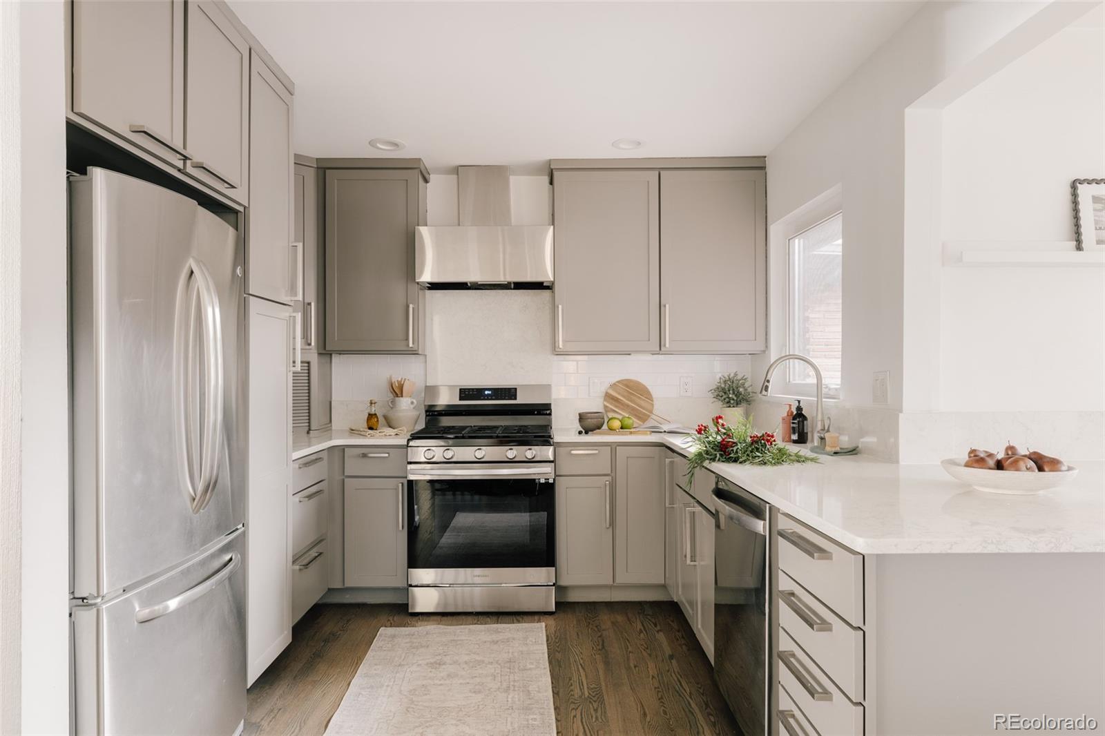 MLS Image #11 for 5540 e 4th avenue,denver, Colorado