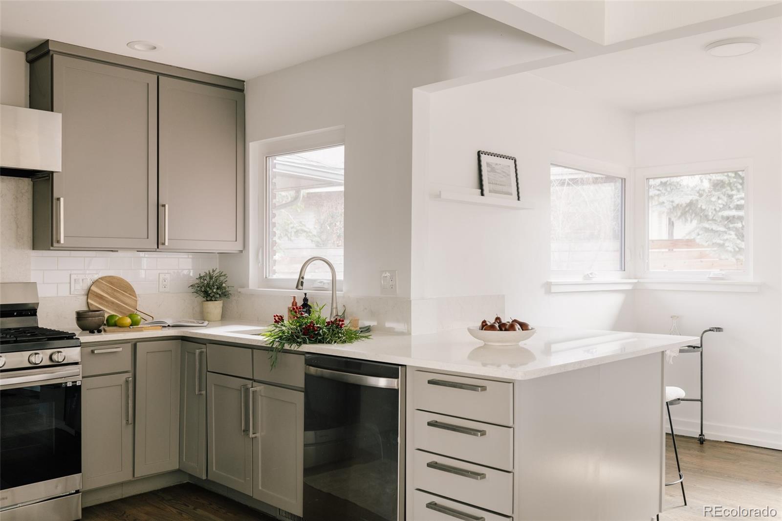 MLS Image #5 for 5540 e 4th avenue,denver, Colorado