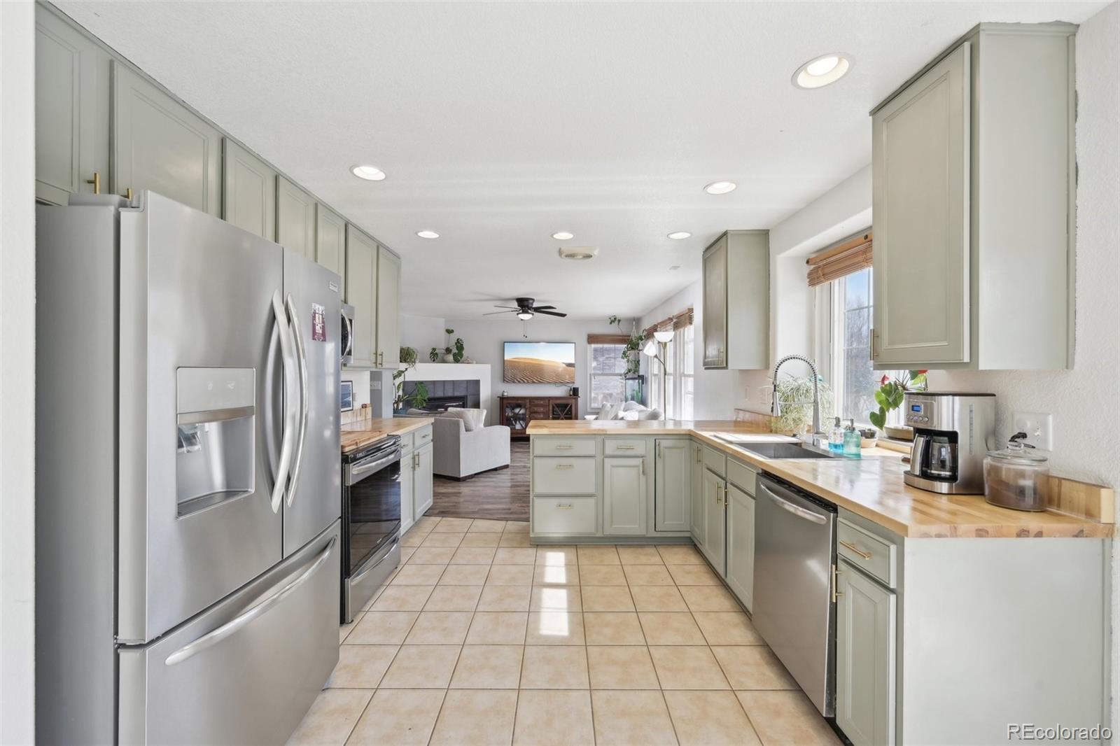 MLS Image #16 for 2490 s jebel way,aurora, Colorado