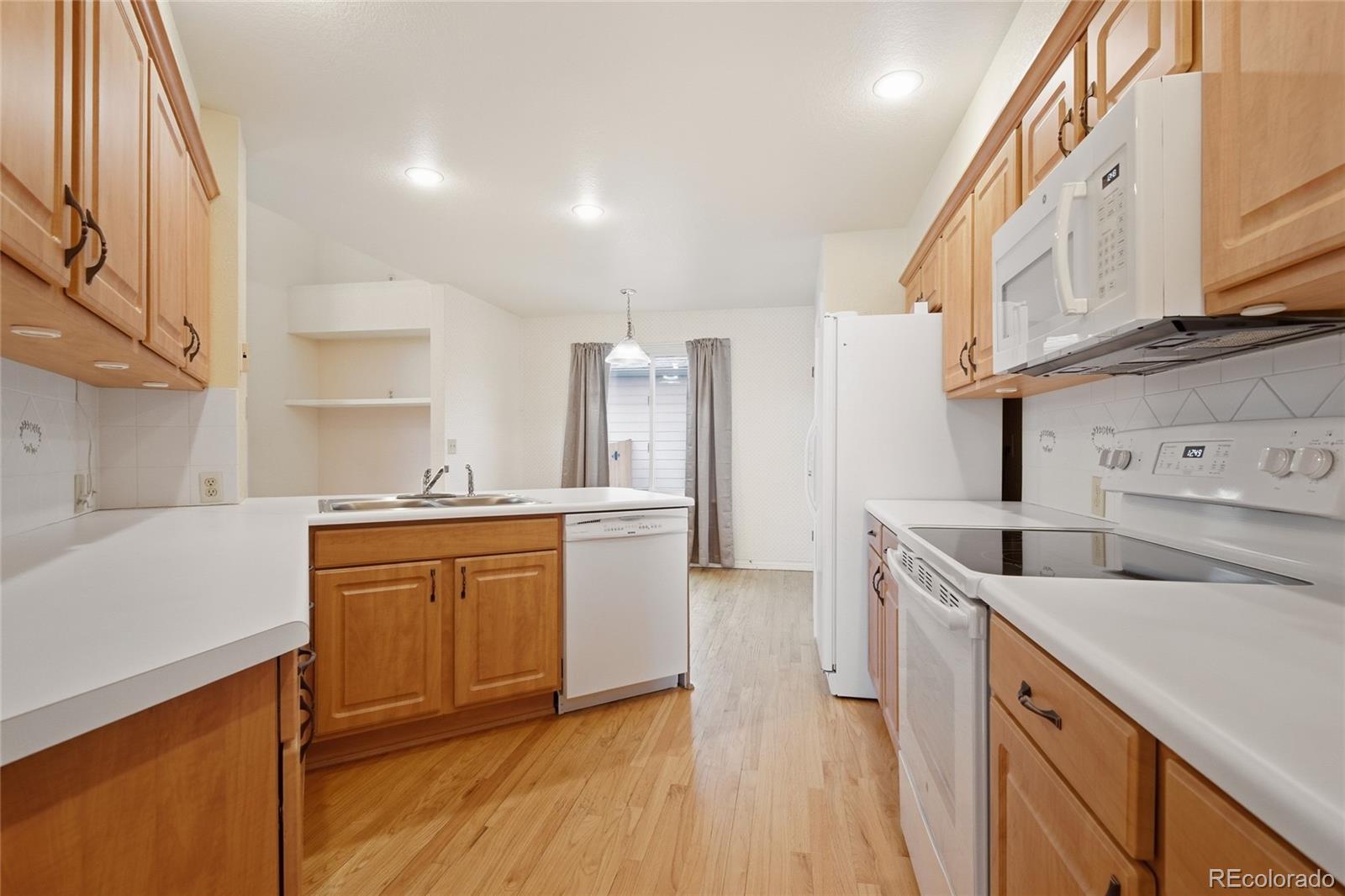 MLS Image #13 for 2297 s lima court,aurora, Colorado