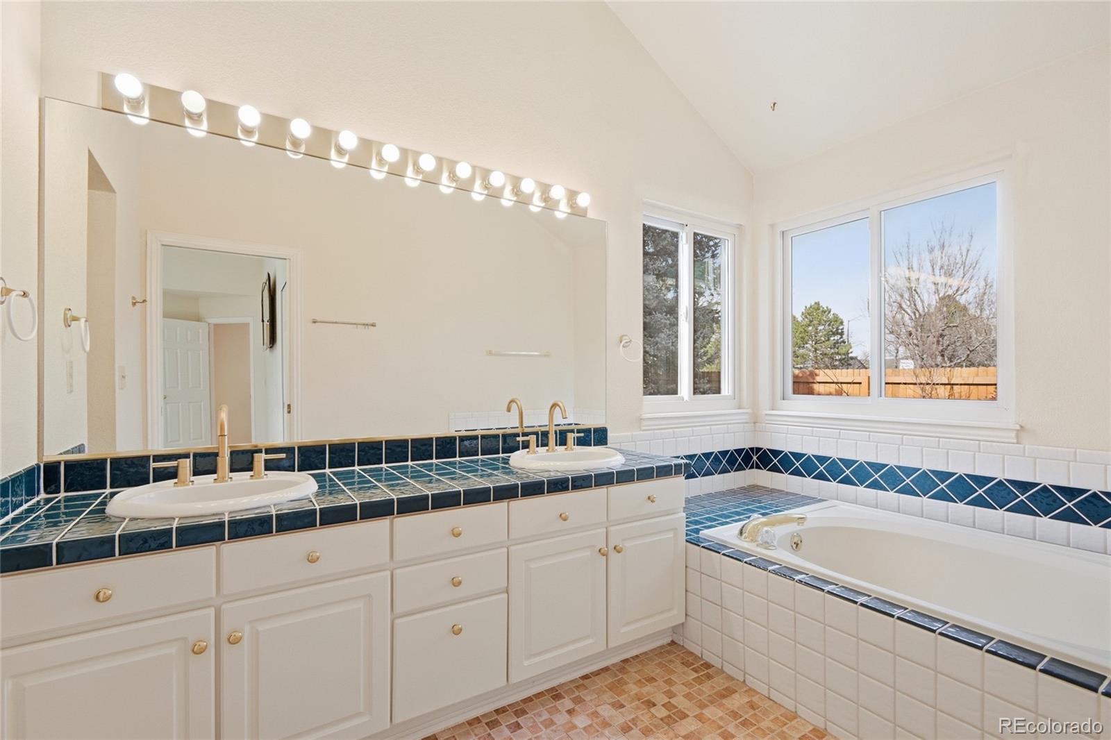 MLS Image #26 for 2297 s lima court,aurora, Colorado