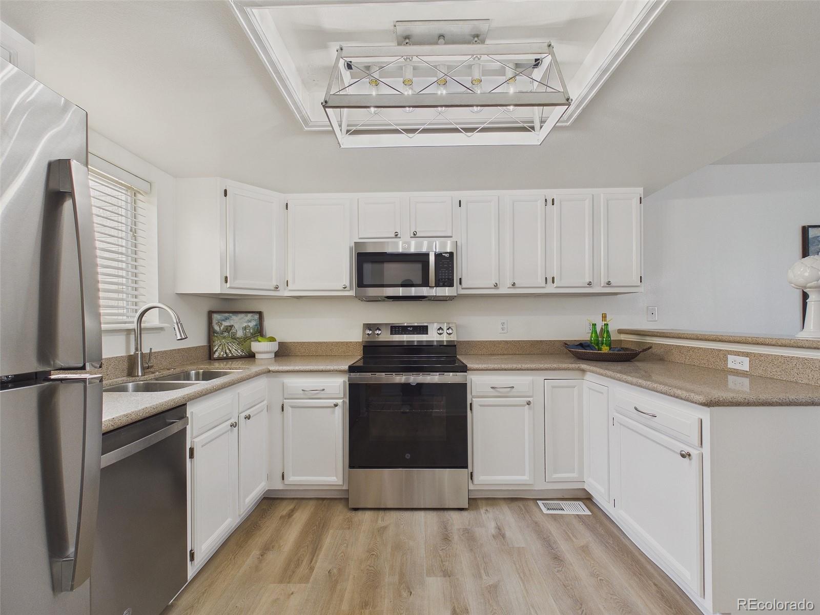 MLS Image #14 for 6320  yank court c,arvada, Colorado