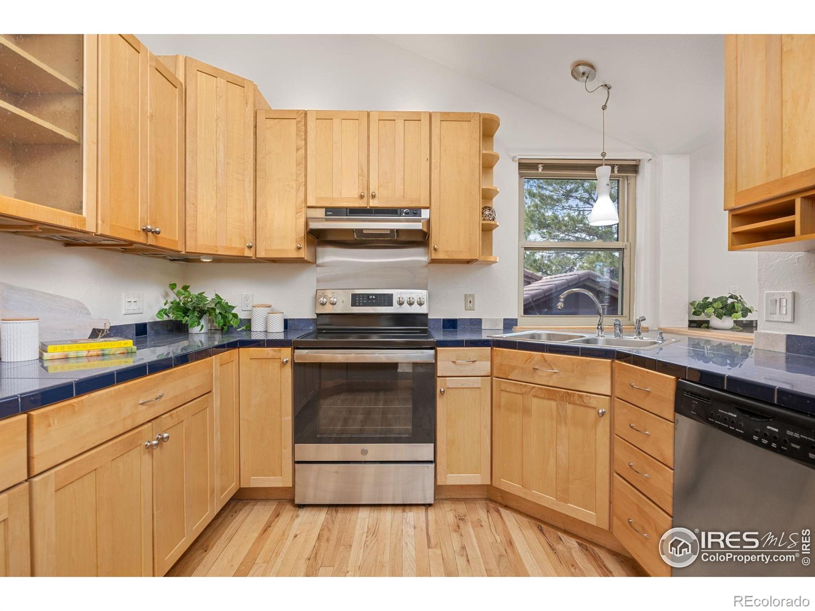 MLS Image #12 for 527 w ash court,louisville, Colorado