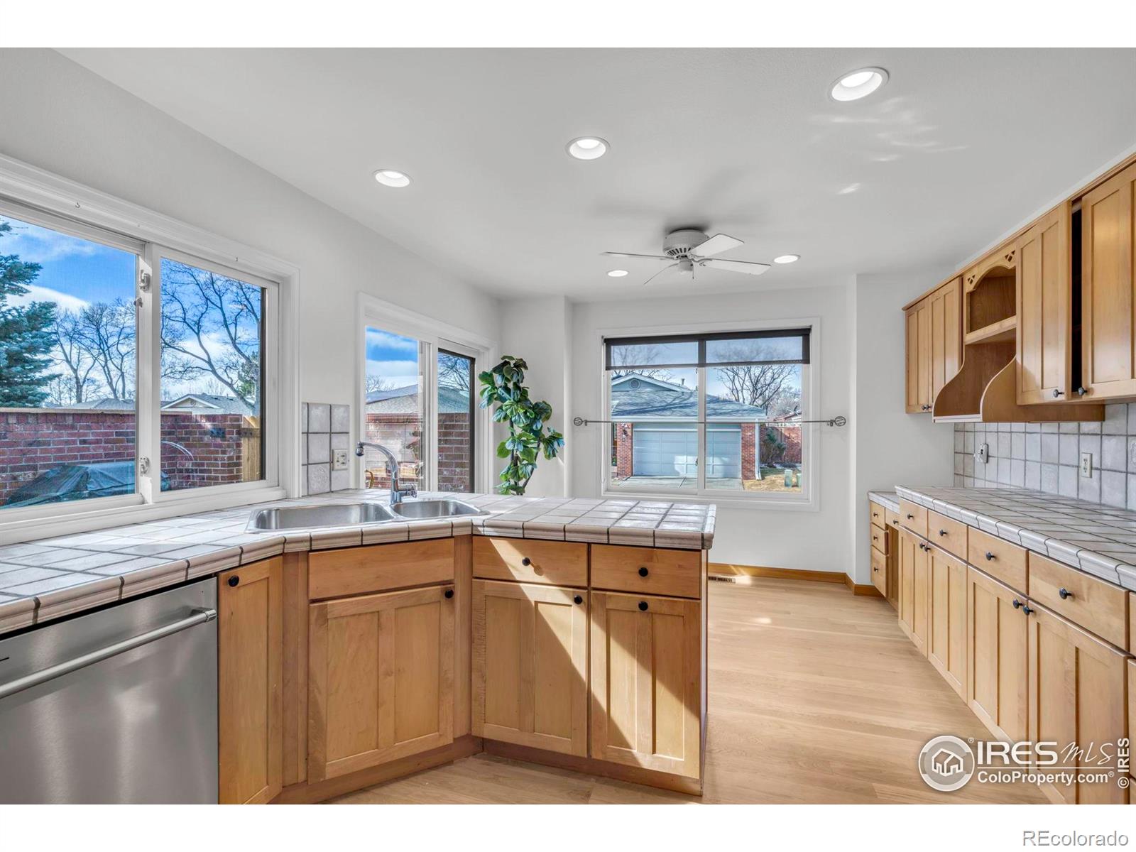 MLS Image #11 for 3333 e florida avenue,denver, Colorado