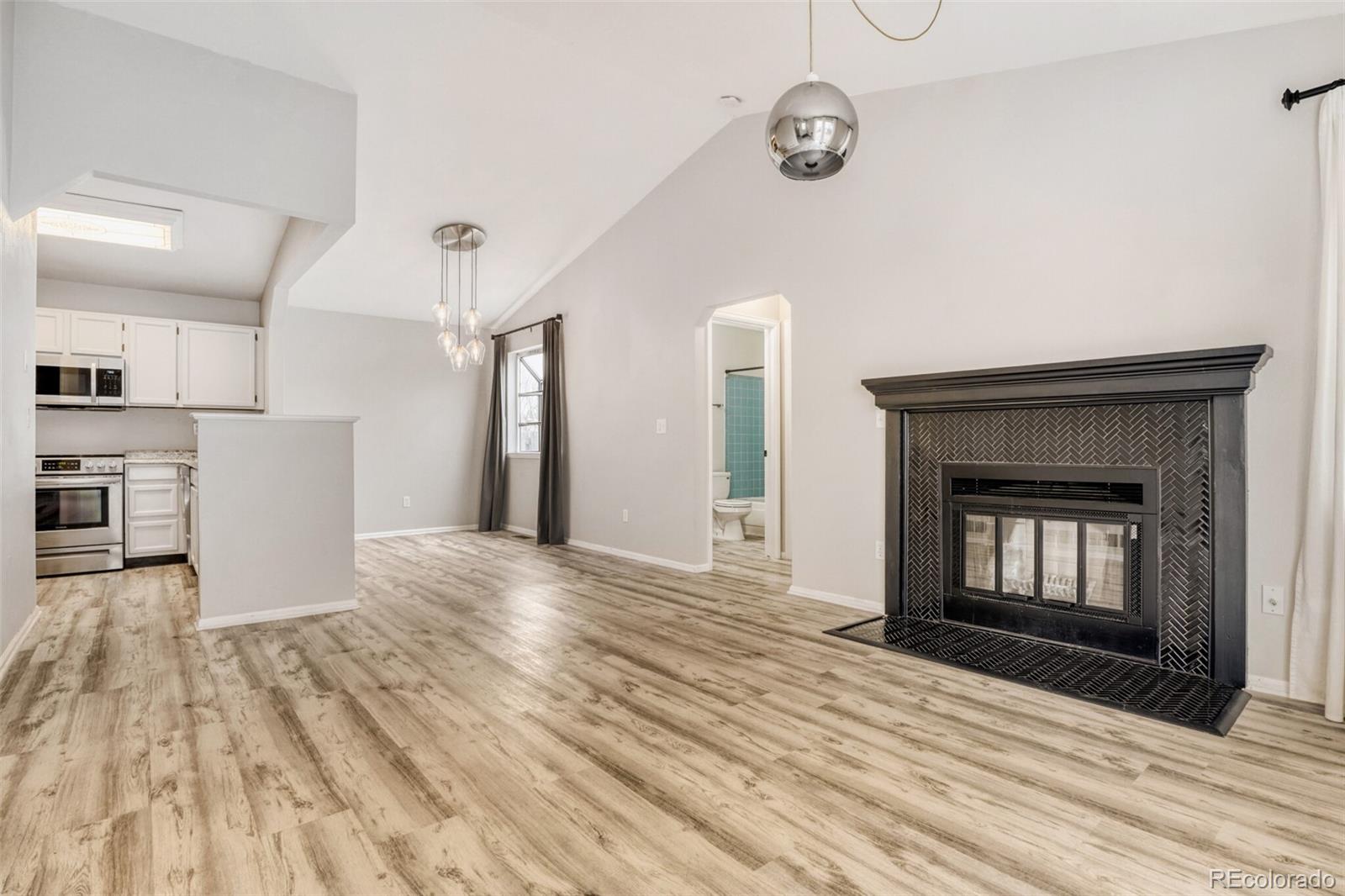 MLS Image #3 for 17867 e cornell drive,aurora, Colorado