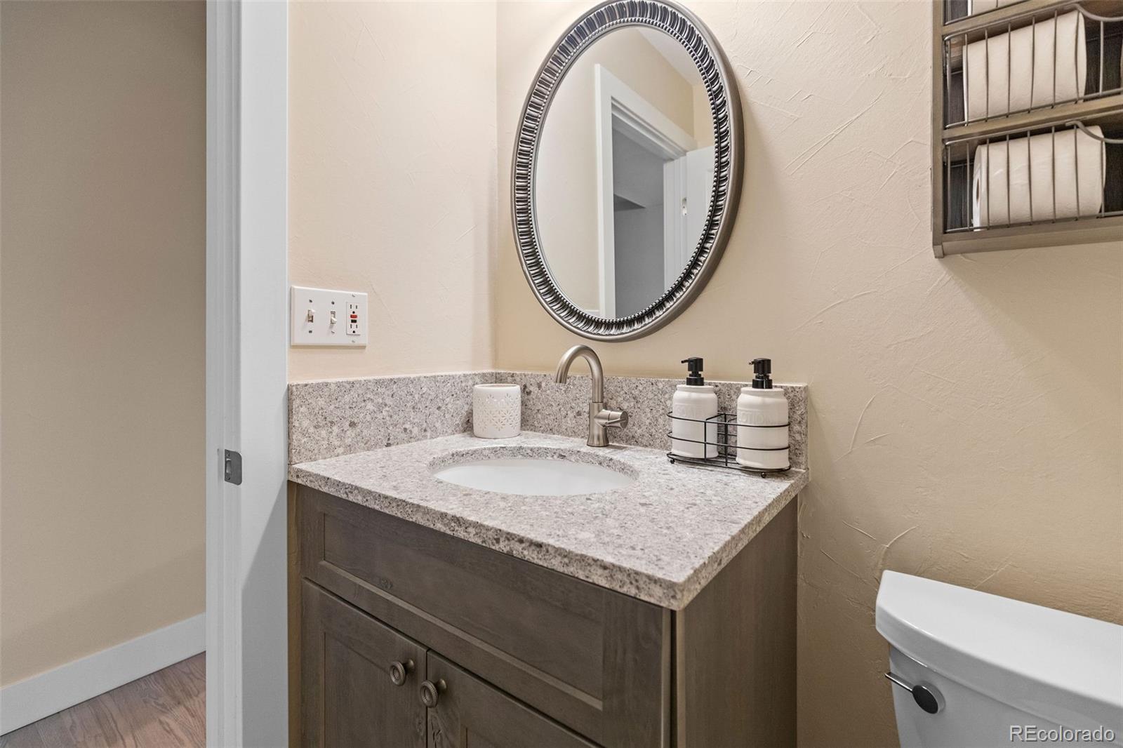 MLS Image #18 for 3157 s xenia street,denver, Colorado
